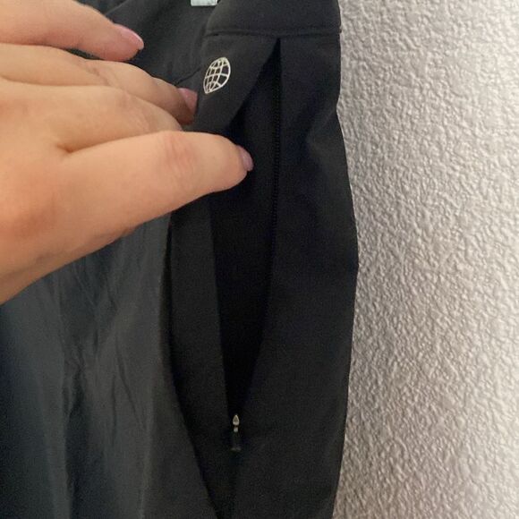 NWT- ADIDAS- 32” Nylon golf shorts-Size 32 - Picture 8 of 11